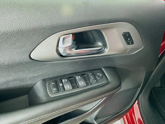 2027 Chrysler Pacifica Select AWD