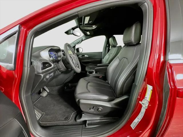 2027 Chrysler Pacifica Select AWD