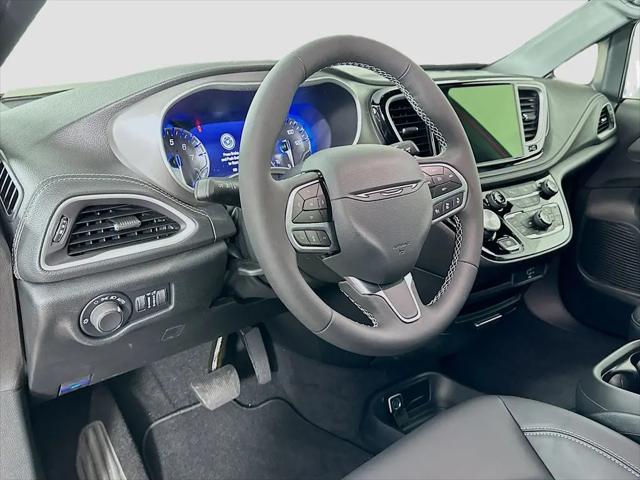 2027 Chrysler Pacifica Select AWD