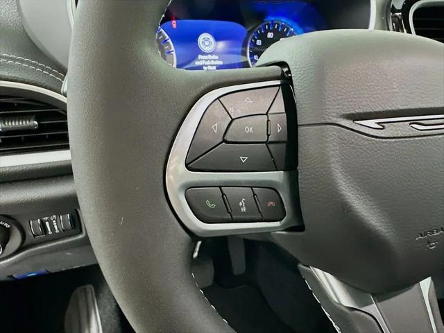 2027 Chrysler Pacifica Select AWD