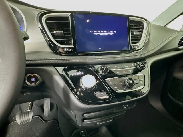 2027 Chrysler Pacifica Select AWD