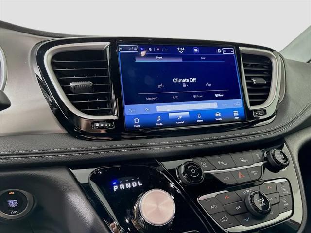 2027 Chrysler Pacifica Select AWD
