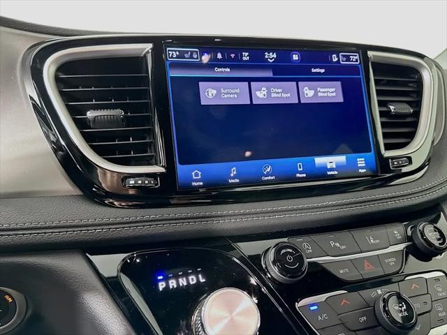 2027 Chrysler Pacifica Select AWD