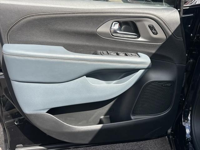 2027 Chrysler Pacifica Pinnacle