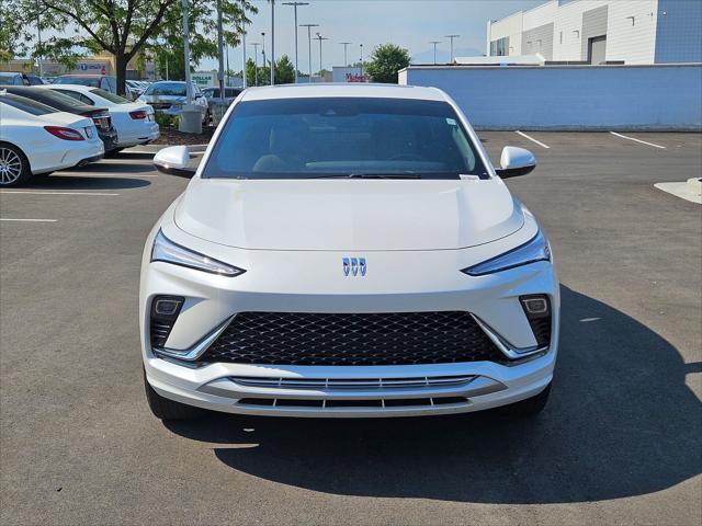 2025 Buick NV Avenir FWD