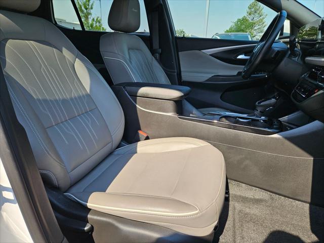 2025 Buick NV Avenir FWD