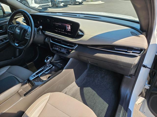 2025 Buick NV Avenir FWD