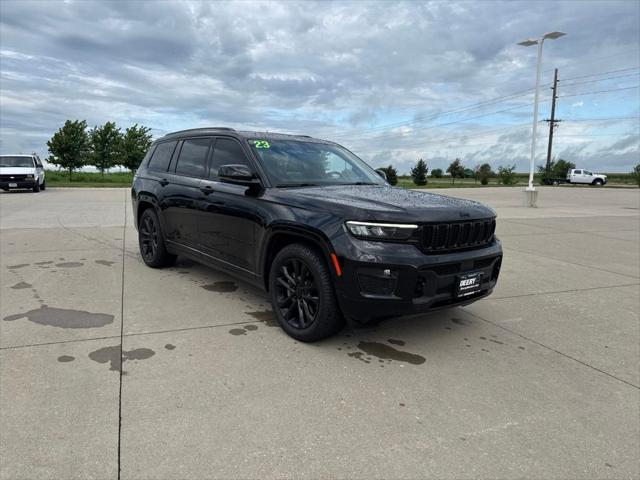 2023 Jeep Grand Cherokee L Overland 4x4 for sale in Waukee, IA