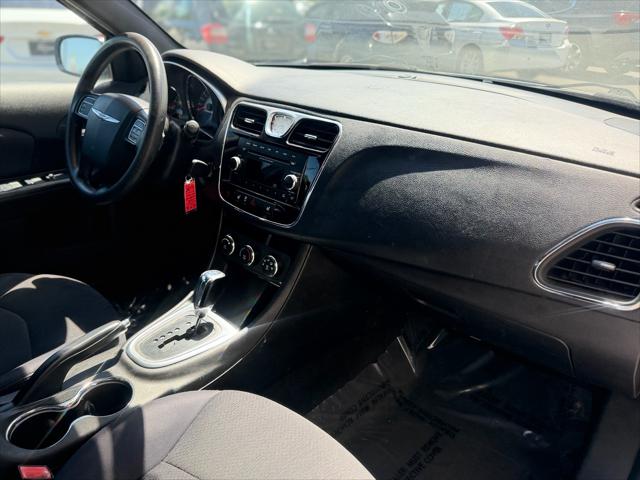 2012 Chrysler 200 LX