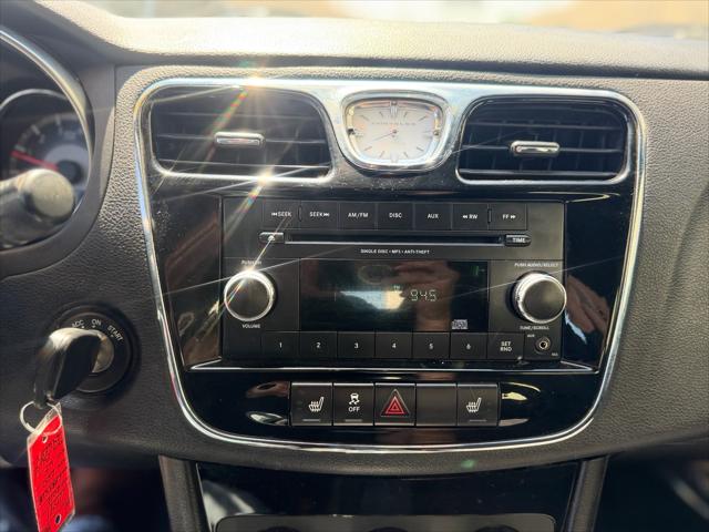2012 Chrysler 200 LX