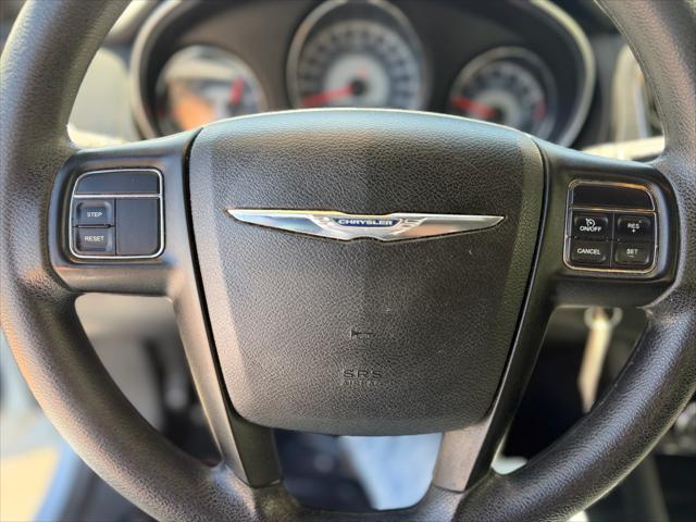 2012 Chrysler 200 LX