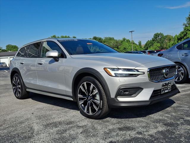 2025 Volvo V60 Cross Country Ultra, B5 AWD Gas (mild hybrid) for sale in West Chester, PA