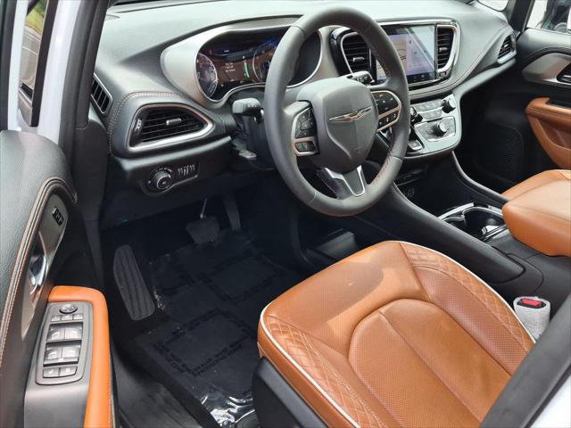 2025 Chrysler Pacifica Pinnacle AWD