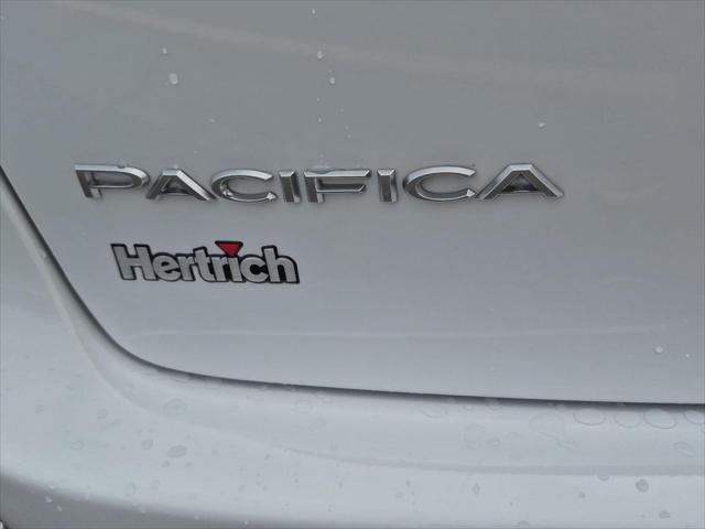 2025 Chrysler Pacifica Pinnacle AWD