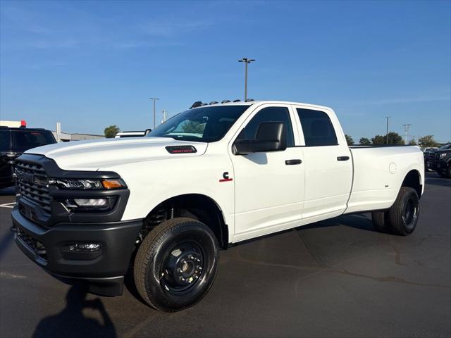 2026 RAM Ram 3500 RAM 3500 TRADESMAN CREW CAB 4X4 8 BOX