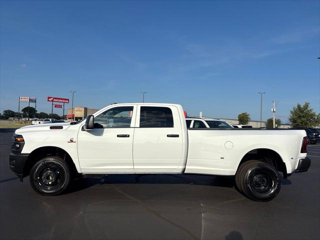 2026 RAM Ram 3500 RAM 3500 TRADESMAN CREW CAB 4X4 8 BOX