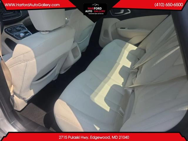 2015 Chrysler 200 Limited