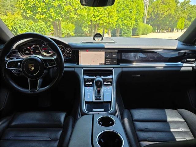 2018 Porsche Panamera 4