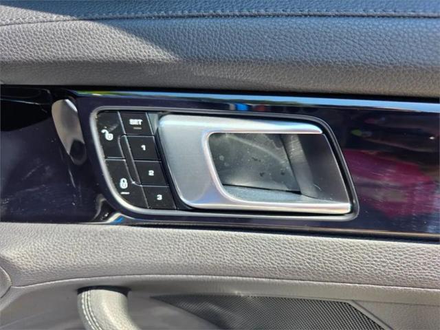 2018 Porsche Panamera 4