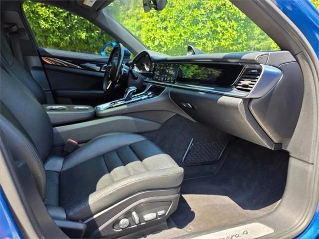 2018 Porsche Panamera 4