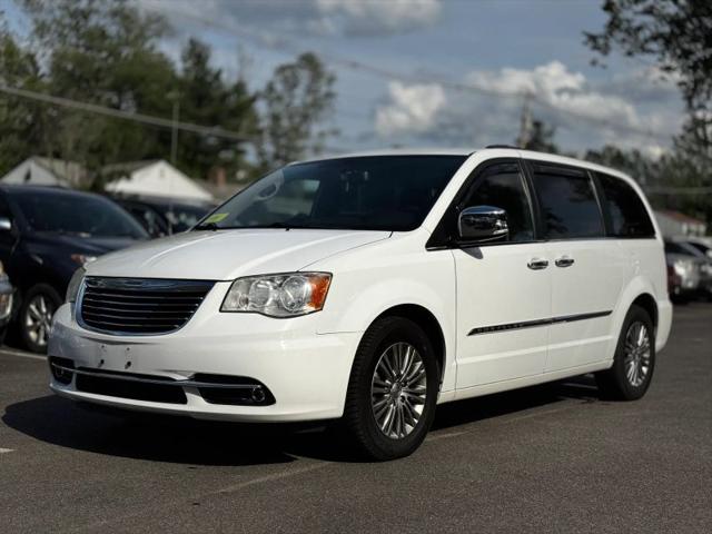 2014 Chrysler Town & Country Touring-L for sale in Stoughton, MA