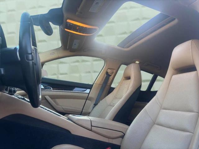 2015 Porsche Panamera 4