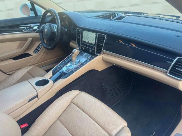 2015 Porsche Panamera 4