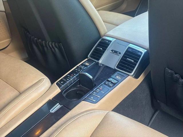 2015 Porsche Panamera 4