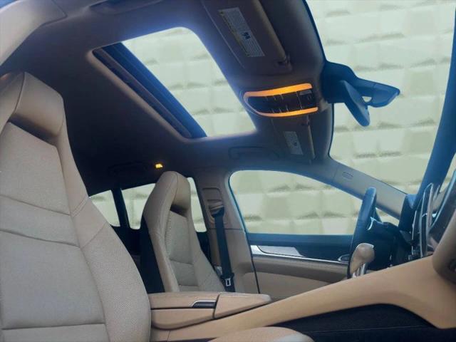 2015 Porsche Panamera 4