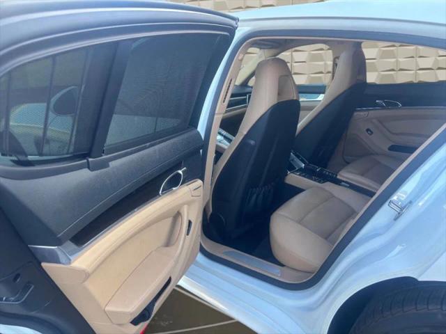 2015 Porsche Panamera 4