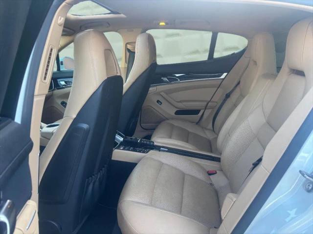2015 Porsche Panamera 4