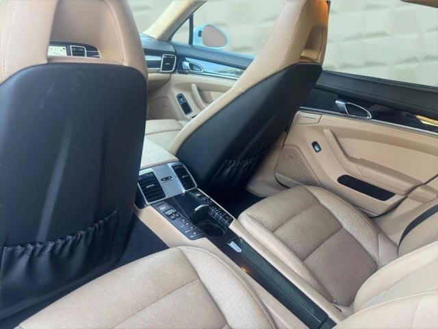 2015 Porsche Panamera 4