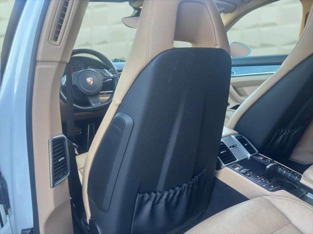 2015 Porsche Panamera 4