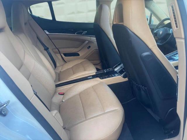 2015 Porsche Panamera 4