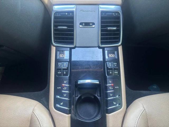 2015 Porsche Panamera 4