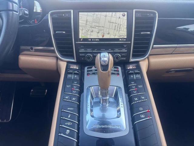2015 Porsche Panamera 4