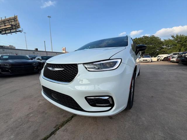 2025 Chrysler Pacifica Select for sale in Houston, TX