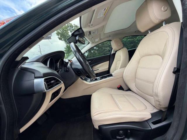 2017 Jaguar XE 35t Prestige