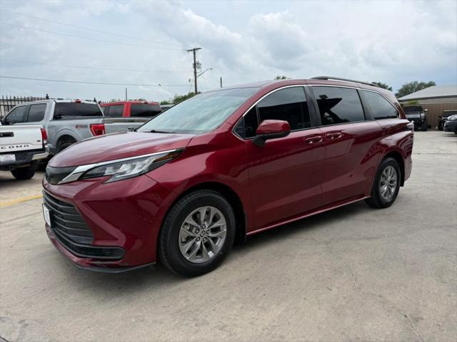 2022 Toyota Sienna LE for sale in San Antonio, TX
