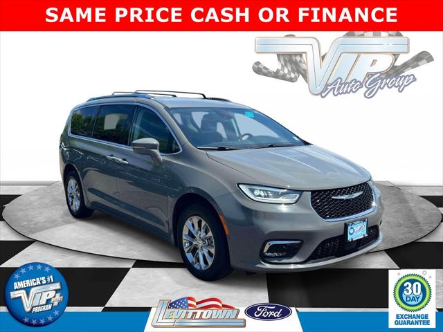 2021 Chrysler Pacifica Touring L AWD for sale in Levittown, NY