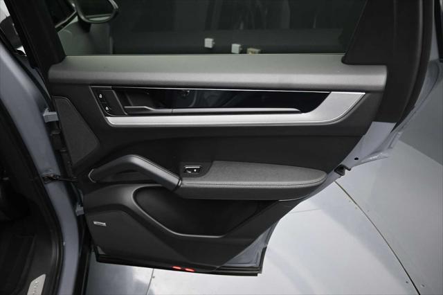 2024 Porsche Cayenne Coupe AWD