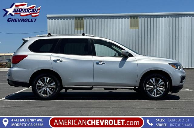 2019 Nissan Pathfinder SV