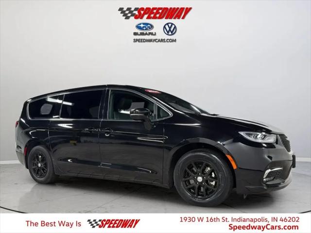 2025 Chrysler Pacifica Select for sale in Indianapolis, IN