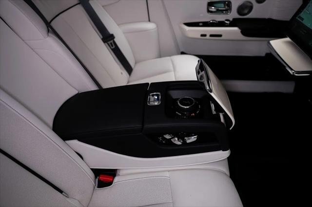 2024 Rolls-Royce Phantom Standard