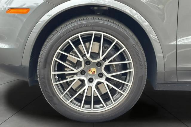 2023 Porsche Cayenne Platinum Edition