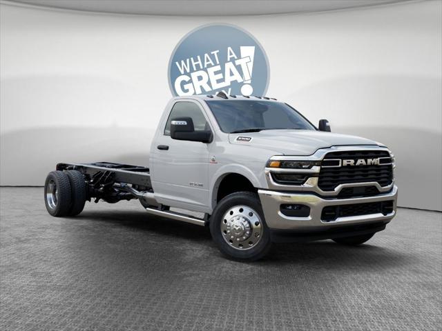 2026 RAM 5500 Chassis RAM 5500 BIG HORN CHASSIS REGULAR CAB 4X4 120 CA