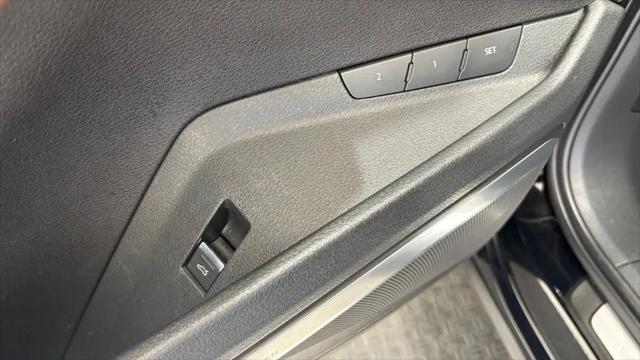 2019 Audi e-tron Premium Plus