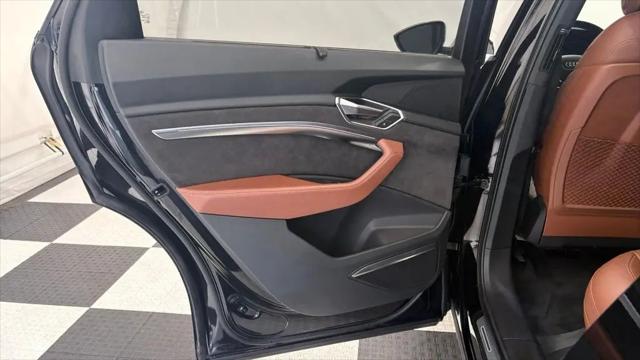 2019 Audi e-tron Premium Plus