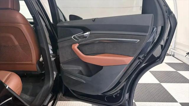 2019 Audi e-tron Premium Plus