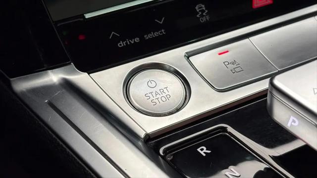 2019 Audi e-tron Premium Plus